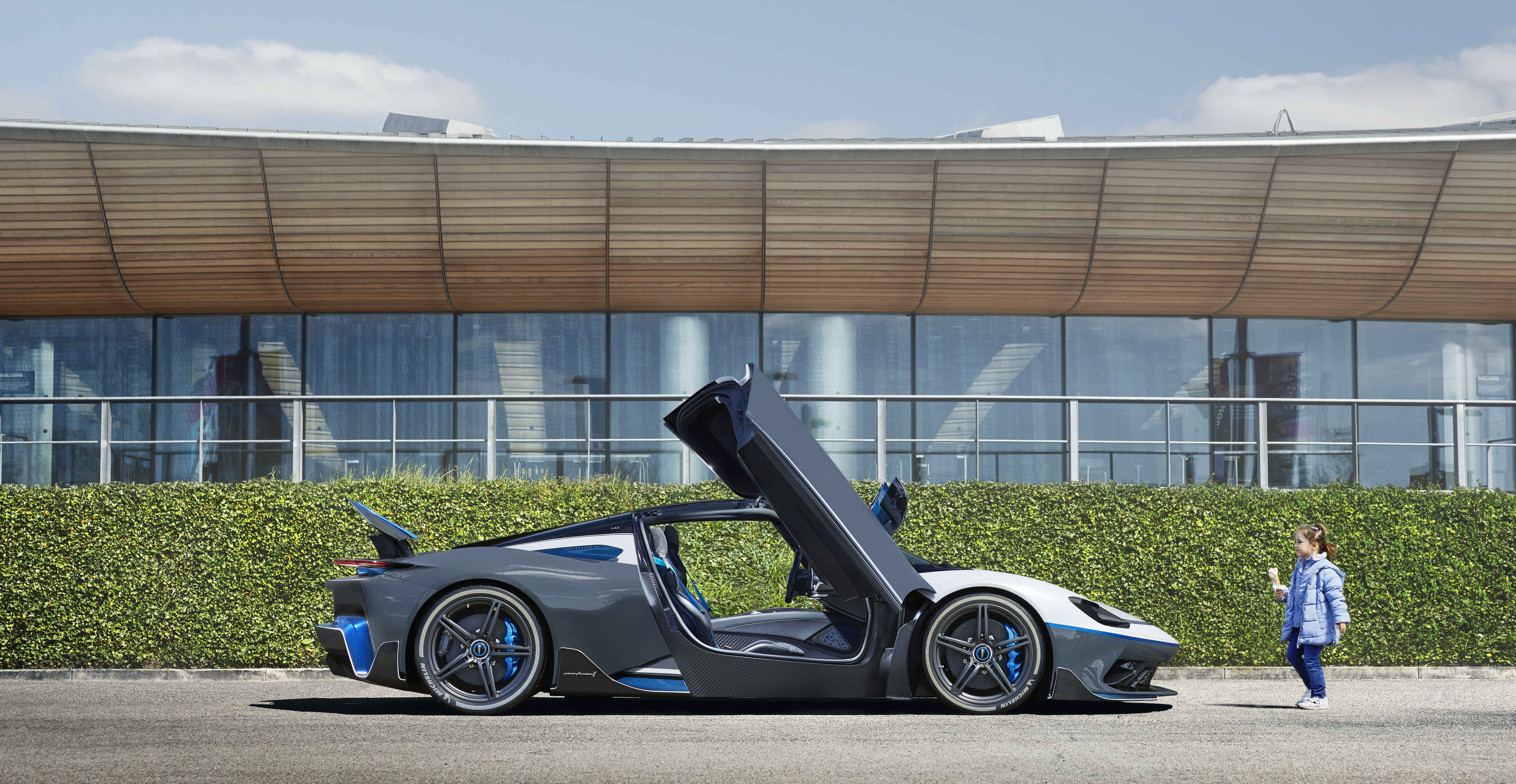 Battista Luxury Hyper GT 1.jpg